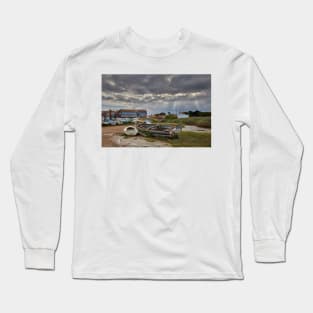 Vintage rowing boat in Brancaster Staithe, Norfolk Long Sleeve T-Shirt